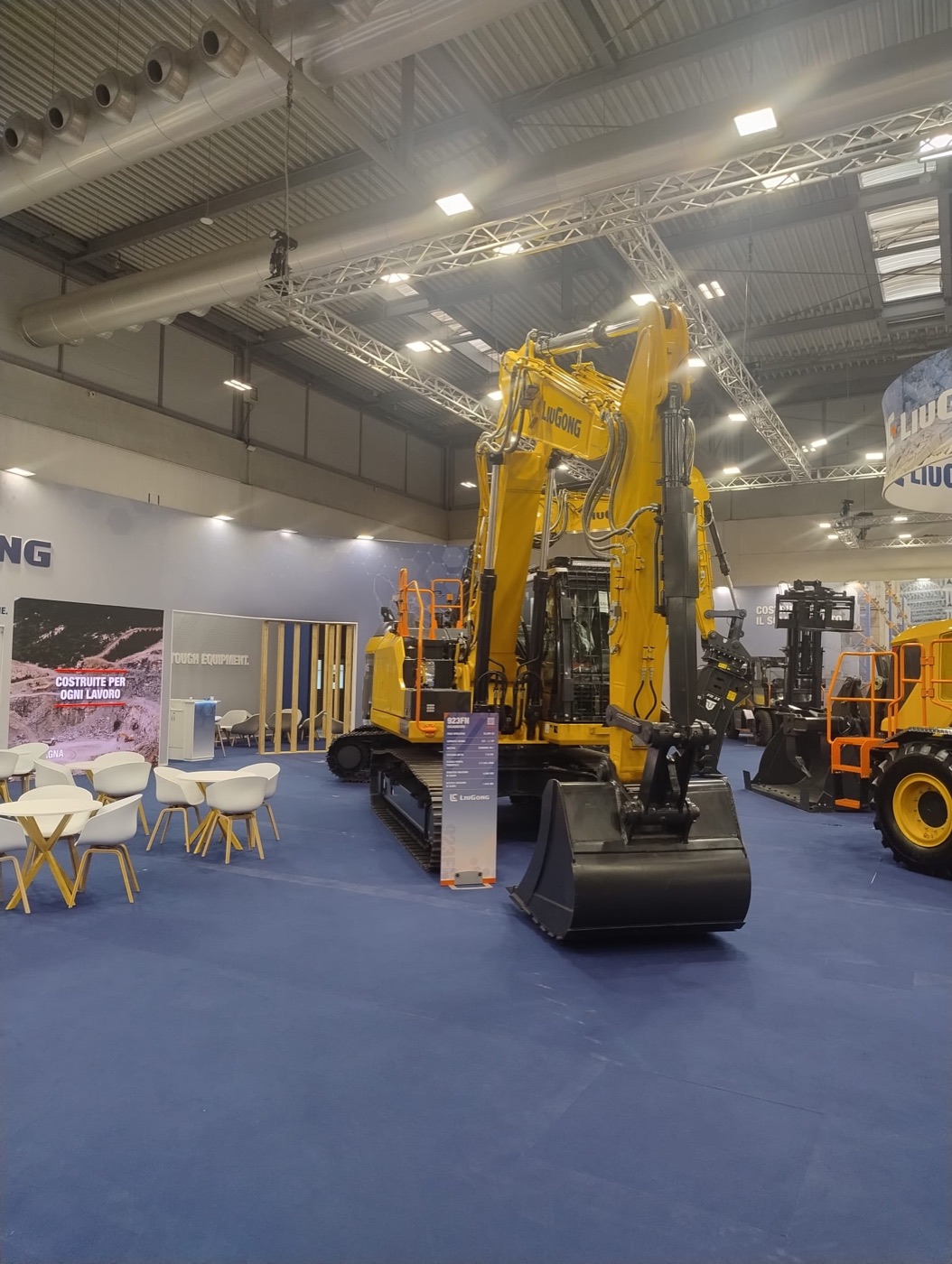 Stand fieristico - Escavatori e movimento terra
